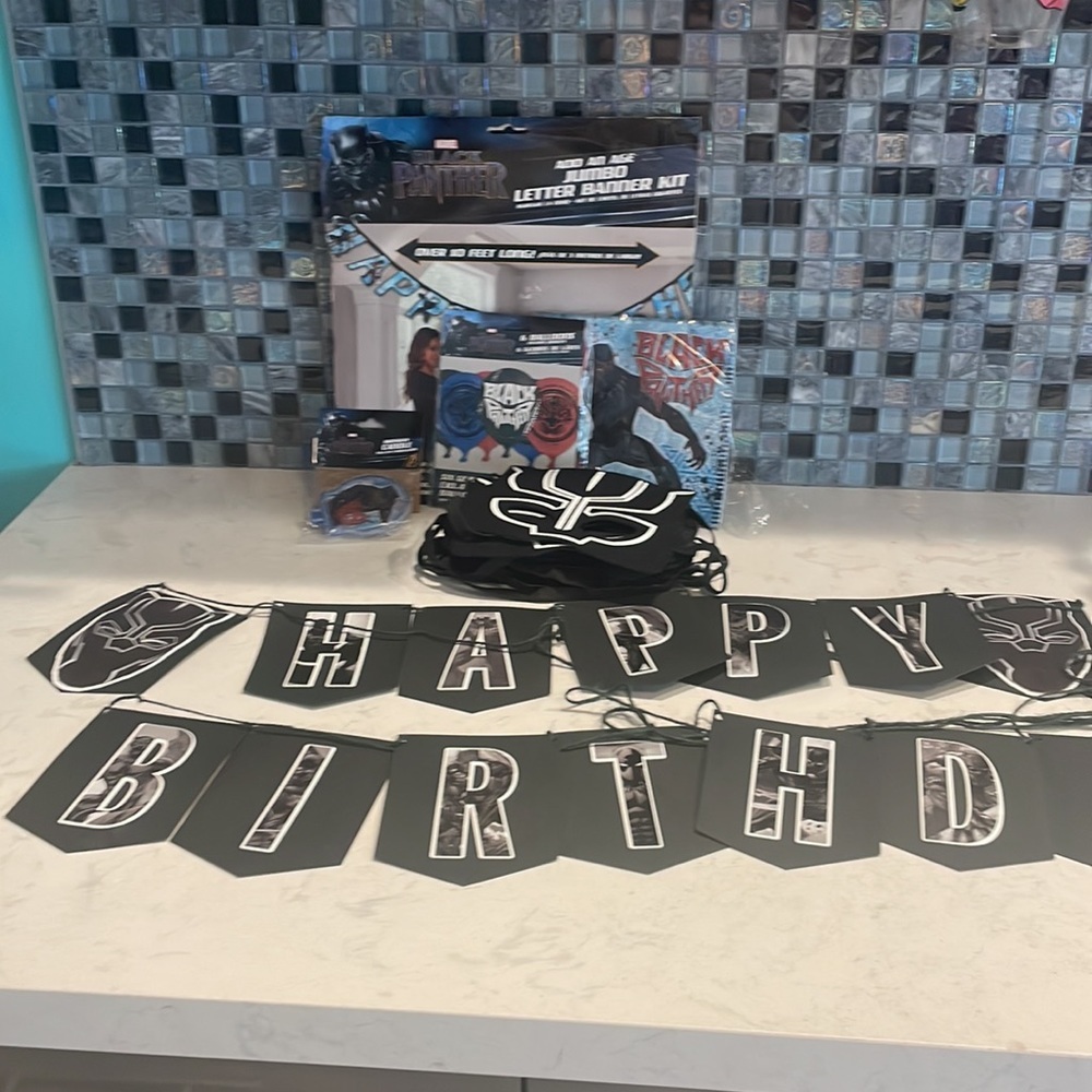 Black Panther Wakanda Birthday Party Kit.NEW - NEVER USED!
